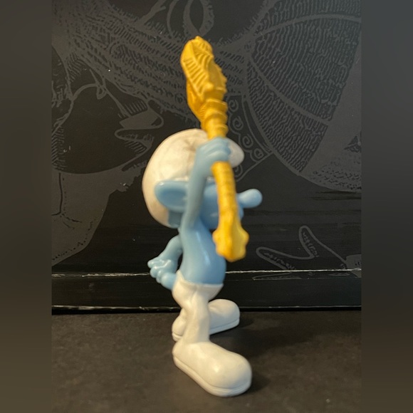 2011 McDonalds The Smurfs Clumsy Smurf figure - Picture 2 of 5